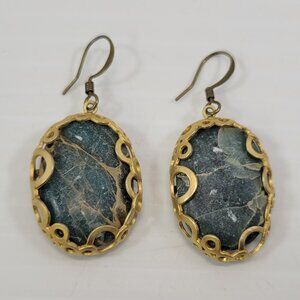 *B9) Woman Green Agate Stone Dangle Drop Encased Earrings